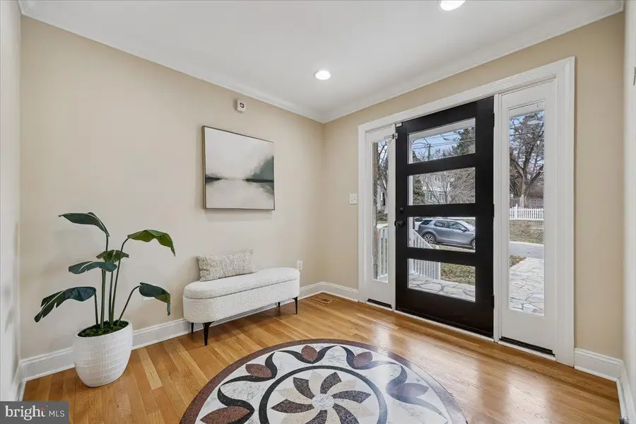 4902 Derussey Pkwy, Chevy Chase, MD 20815 - #3