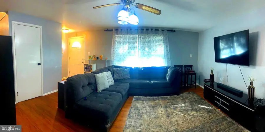 19221 Staleybridge Rd, Germantown, MD 20876 - Image #2