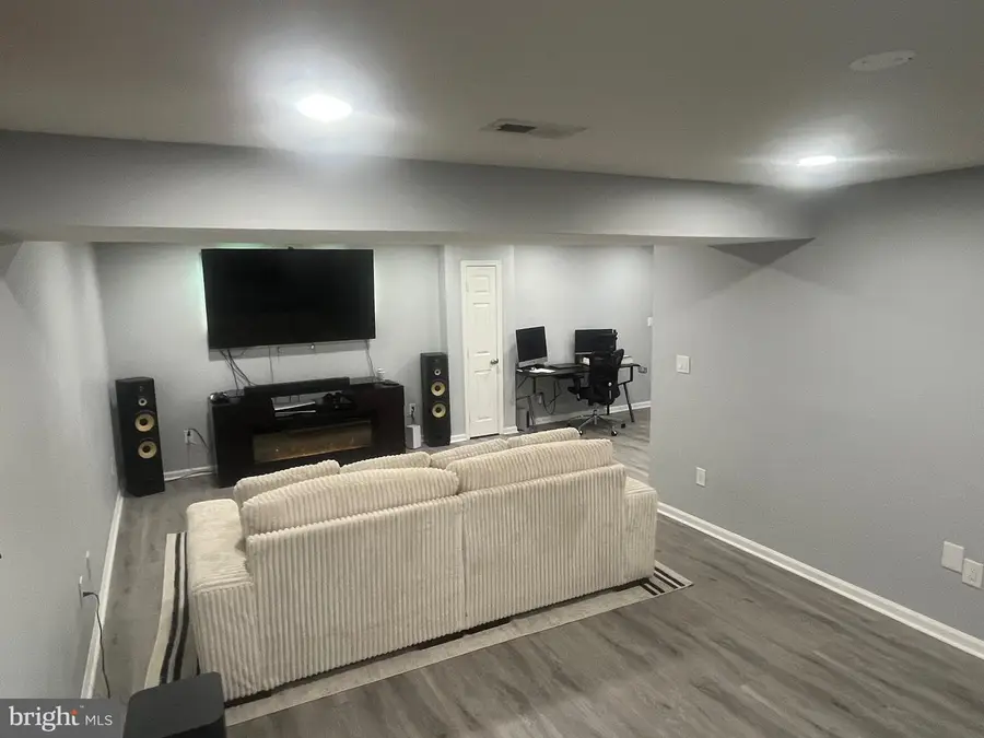 6 Blackburn Ct, Burtonsville, MD 20866 - #3