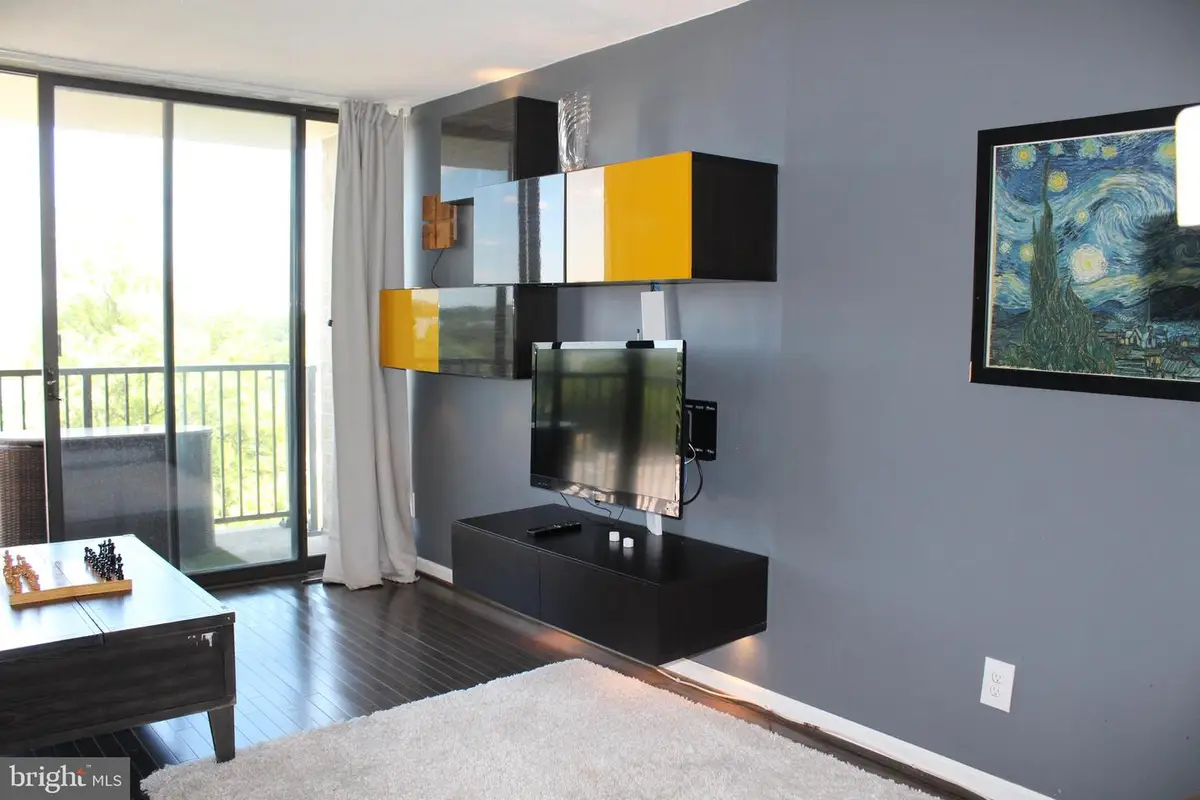 4 Monroe St #4-801, Rockville, MD 20850 - #1