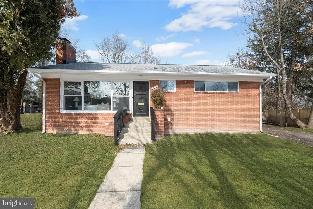 411 Dennis Ave, Silver Spring, MD 20901 - #1