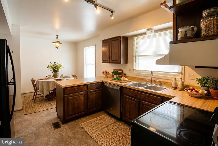 17041 Catalpa Ct, Rockville, MD 20855 - #3