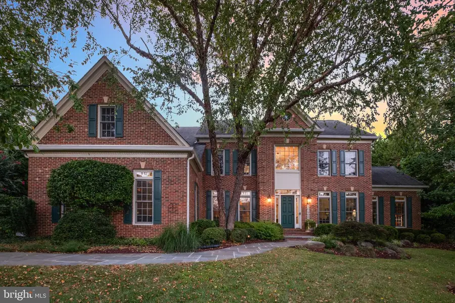 10405 Sandringham Ct, Potomac, MD 20854 - #3