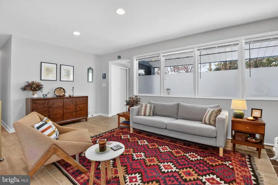 8403 Tahona Dr, Silver Spring, MD 20903 - #2