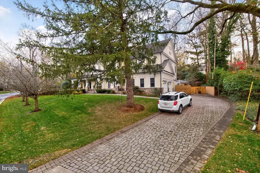 5500 Lambeth Rd, Bethesda, MD 20814 - #3