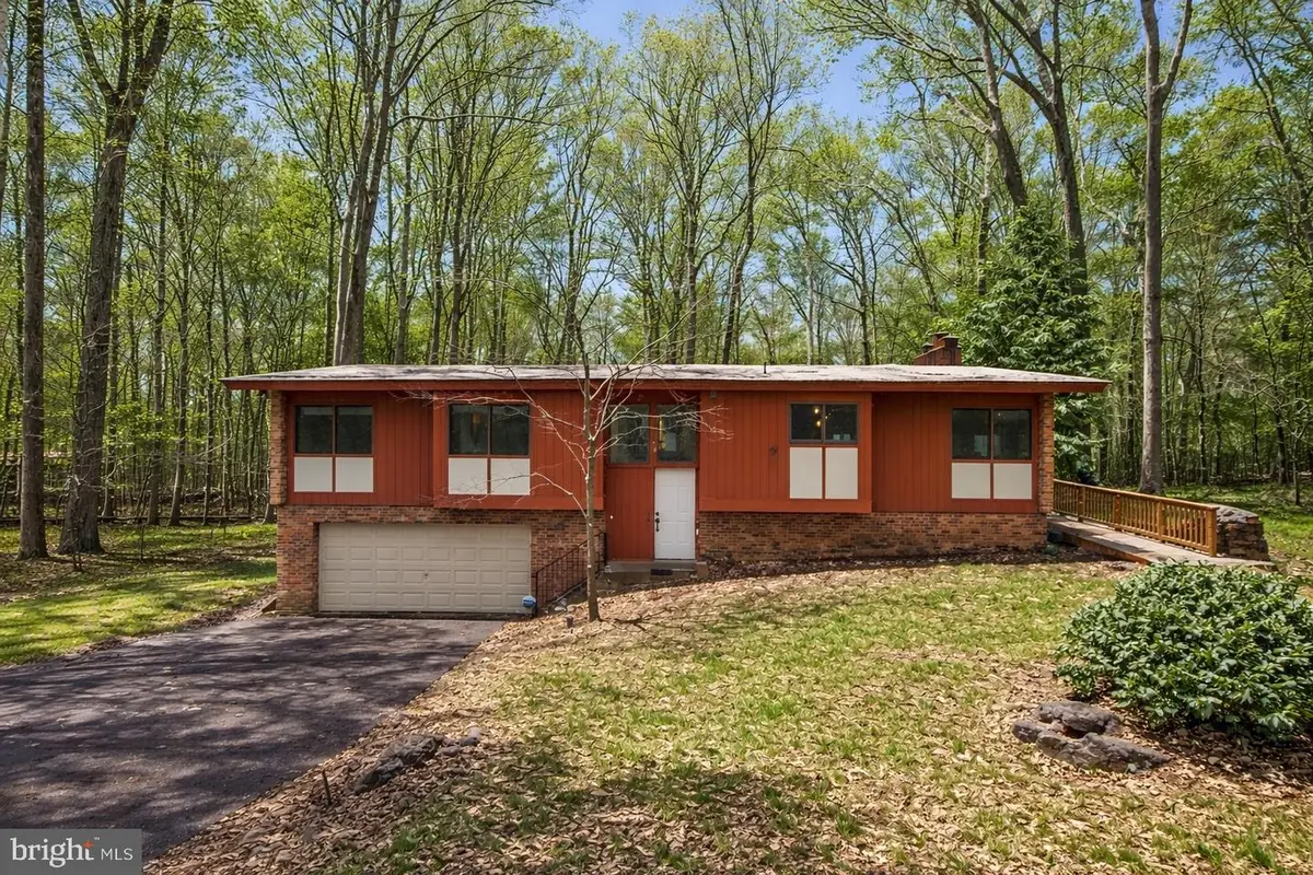 10209 Lloyd Rd, Potomac, MD 20854 - #1