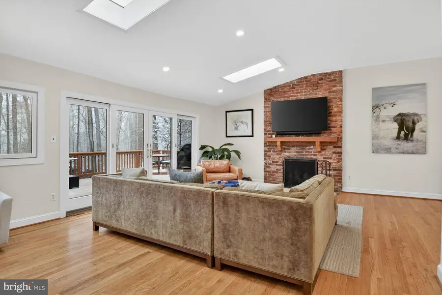 10209 Lloyd Rd, Potomac, MD 20854 - #3