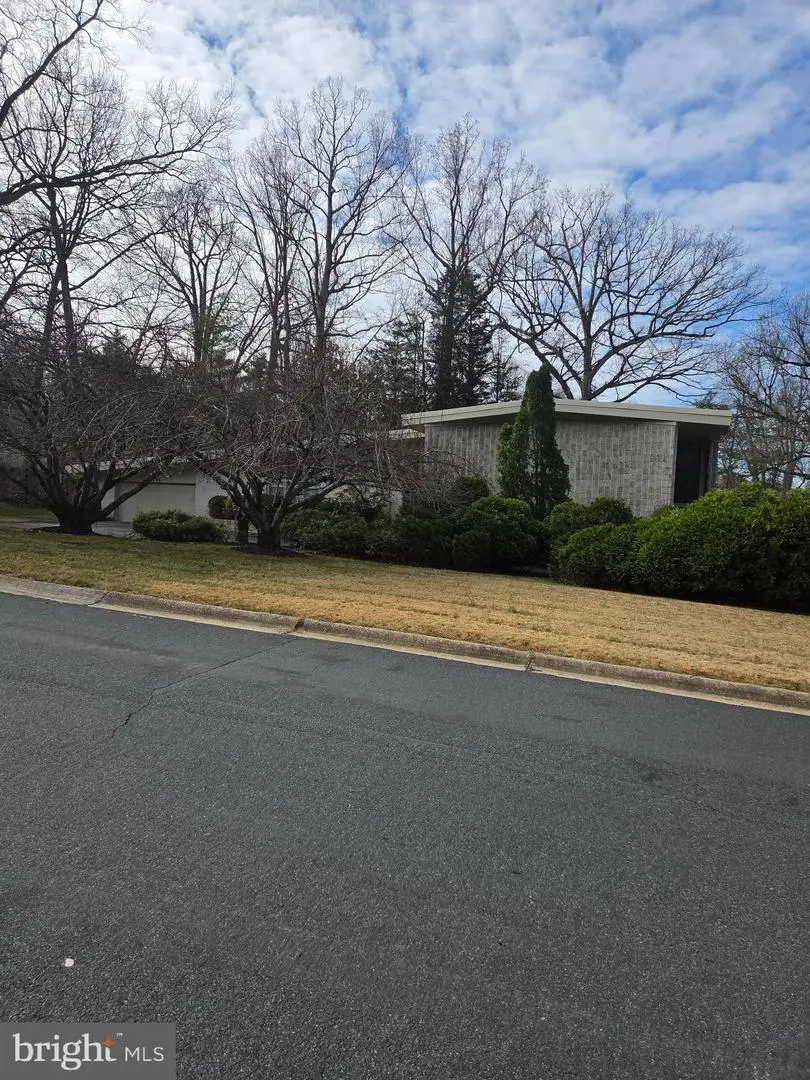7146 River Rd, Bethesda, MD 20817 - #3