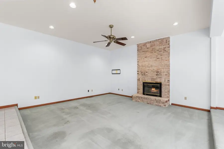 20901 Merle Dr, Gaithersburg, MD 20882 - #2