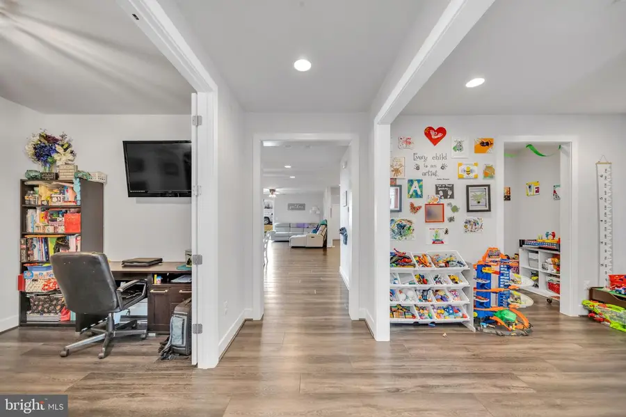 226 Redpoll Aly, Clarksburg, MD 20871 - #3