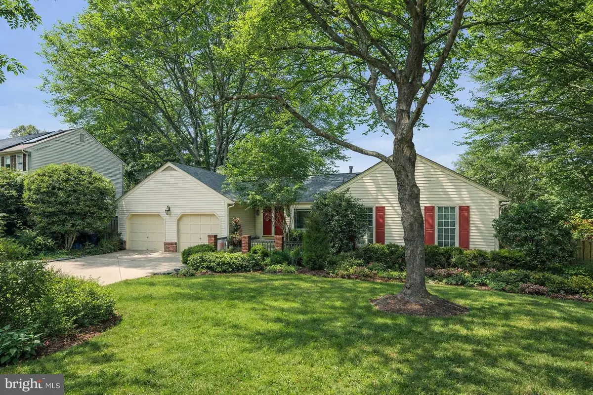 9201 Copenhaver Dr, Potomac, MD 20854 - #1