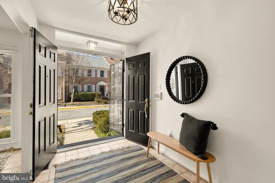 10135 Crestberry Pl, Bethesda, MD 20817 - #2