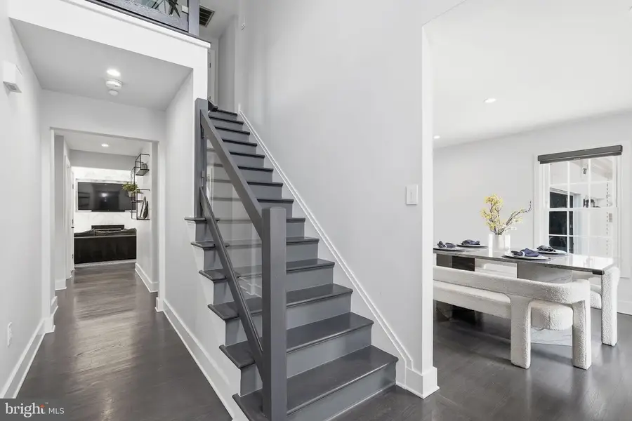 207 Upshire Cir, Gaithersburg, MD 20878 - #2