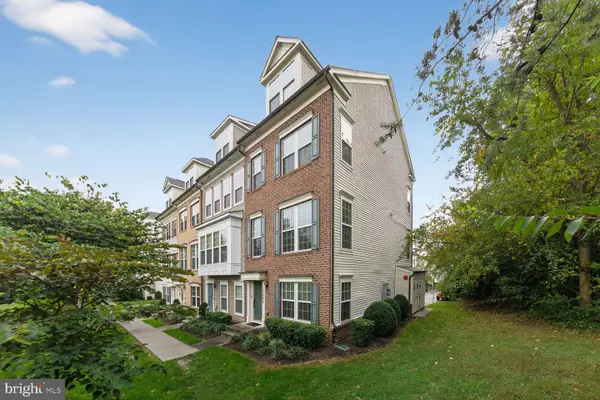 13252 Shawnee Ln #204, CLARKSBURG, MD 20871