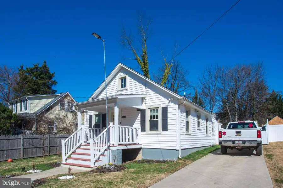 304 Marshall St, Gaithersburg, MD 20877 - #2