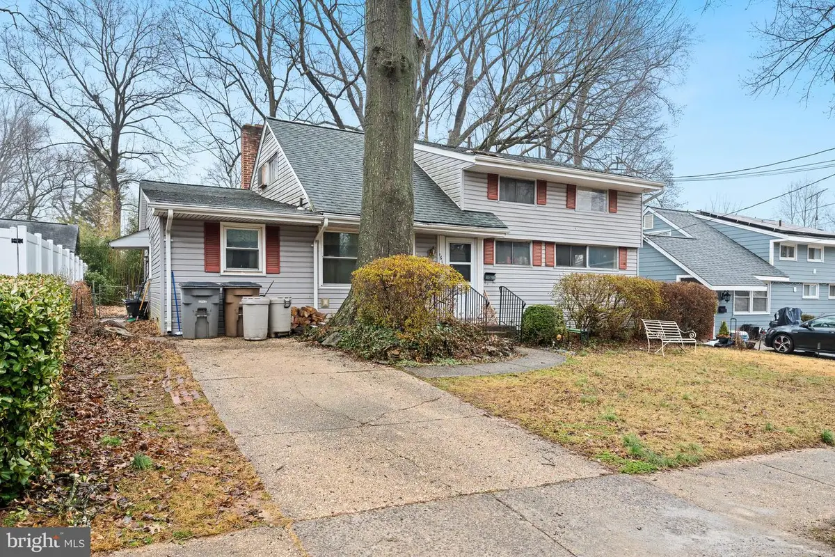 1612 Marshall Ave, Rockville, MD 20851 - #1