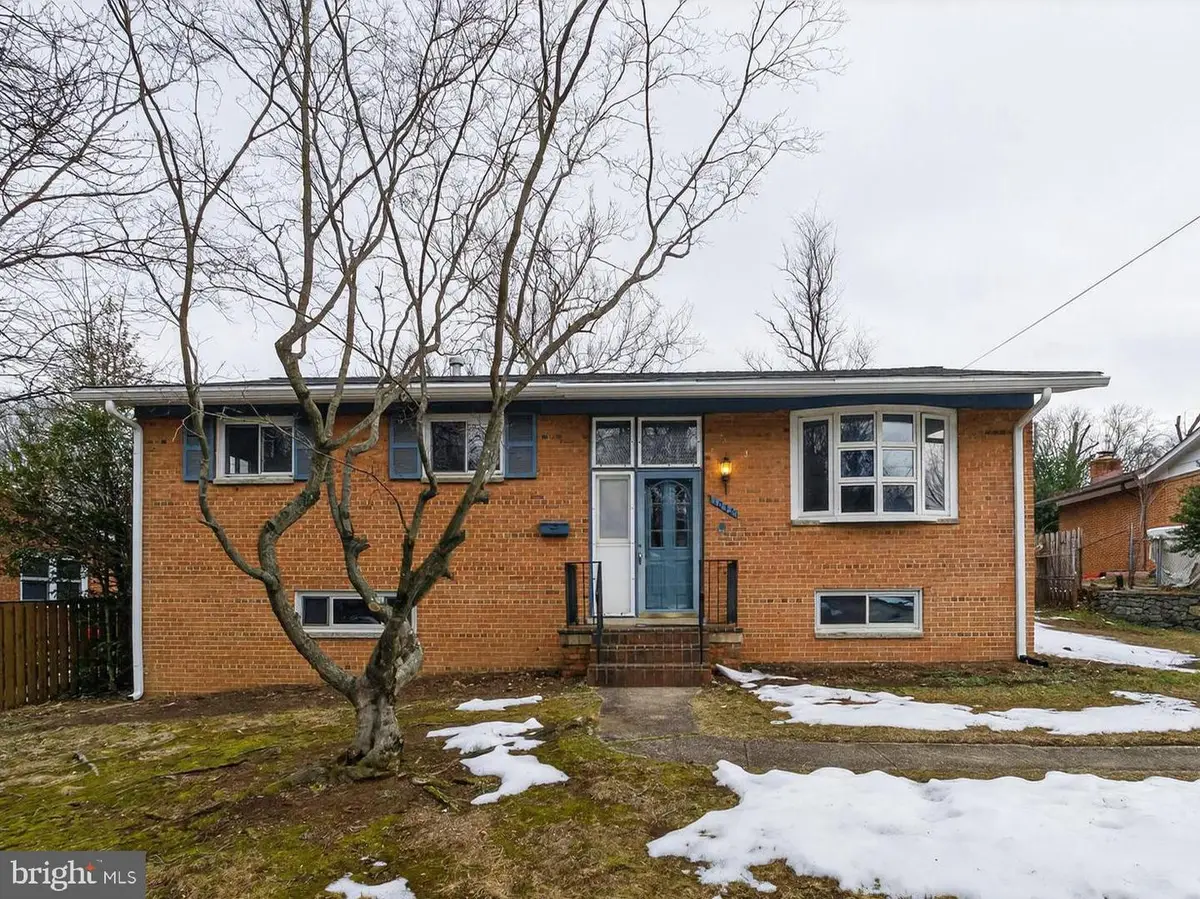 1030 Cresthaven Dr, Silver Spring, MD 20903 - #1