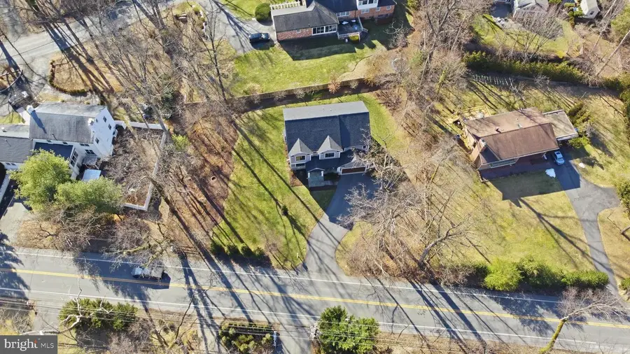 9206 Fernwood Rd, Bethesda, MD 20817 - #2