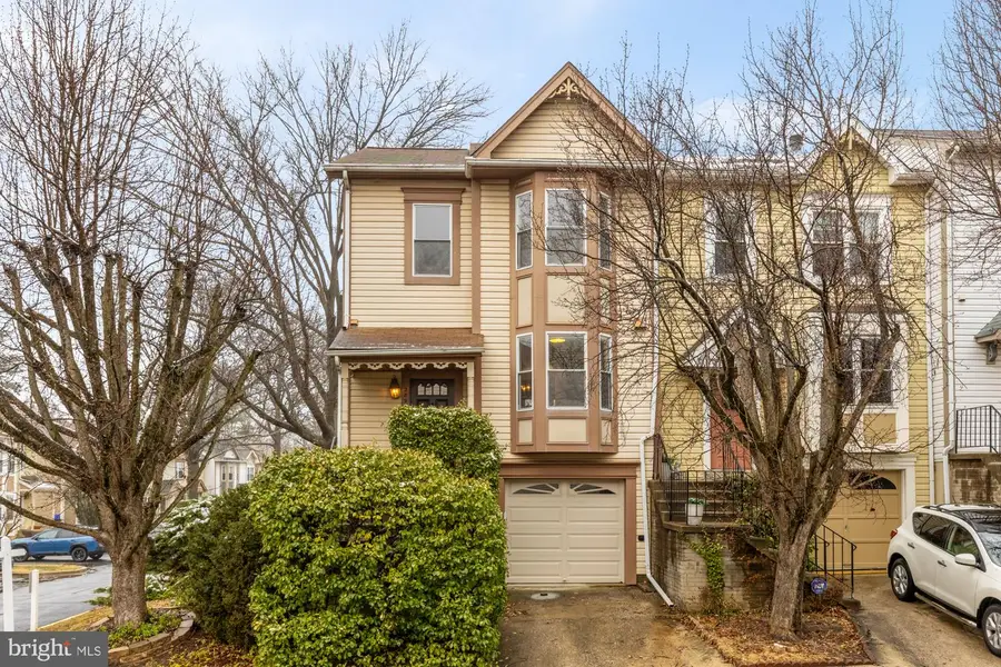2890 Schoolhouse Cir, Silver Spring, MD 20902 - #2