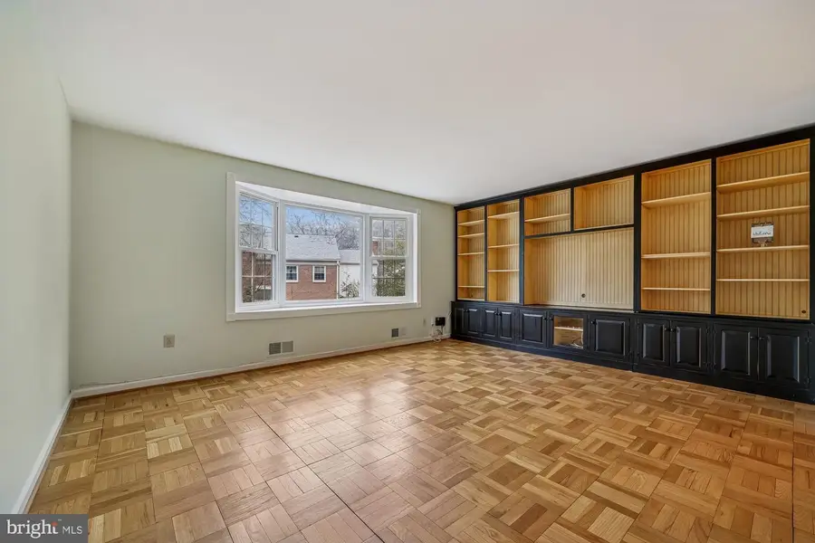 647 Azalea Dr #1, Rockville, MD 20850 - #2