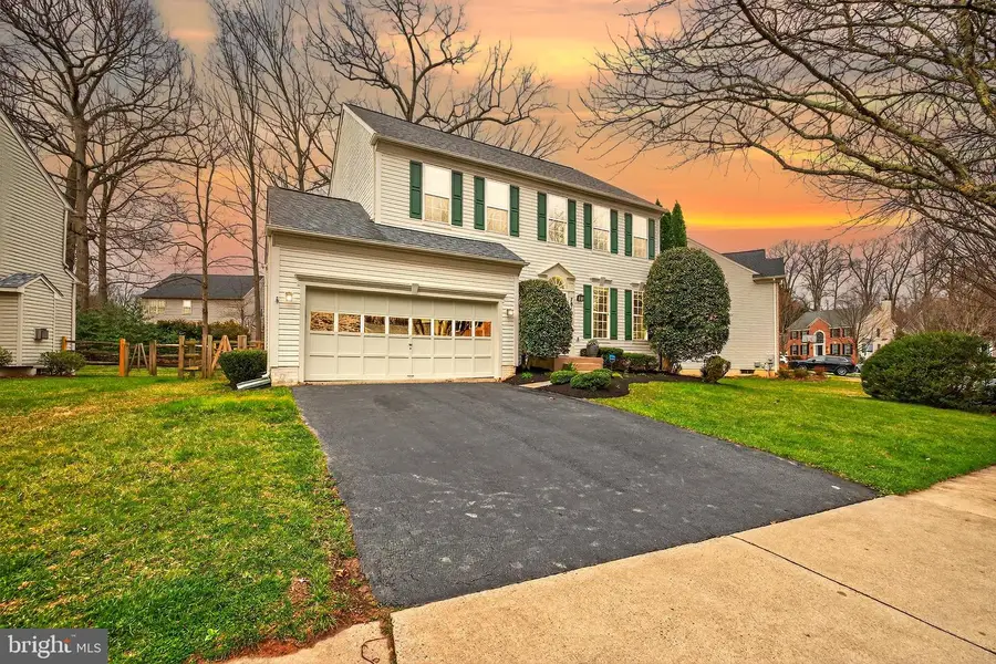 7810 Heritage Farm Dr, Gaithersburg, MD 20886 - #2