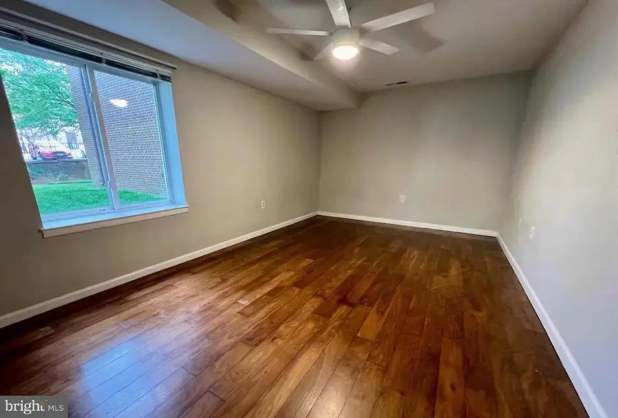 422 Girard St #t2, Gaithersburg, MD 20877 - #3