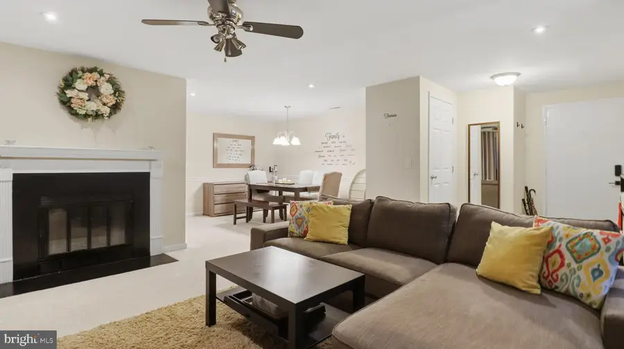 13201 Chalet Pl #9-202, Germantown, MD 20874 - #3