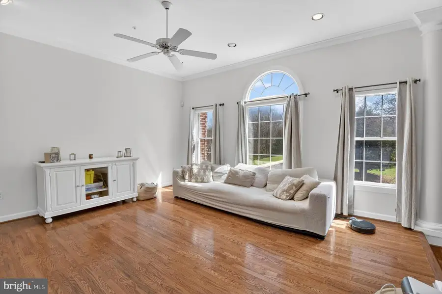 105 Crofton Hill Ln, Rockville, MD 20850 - #3