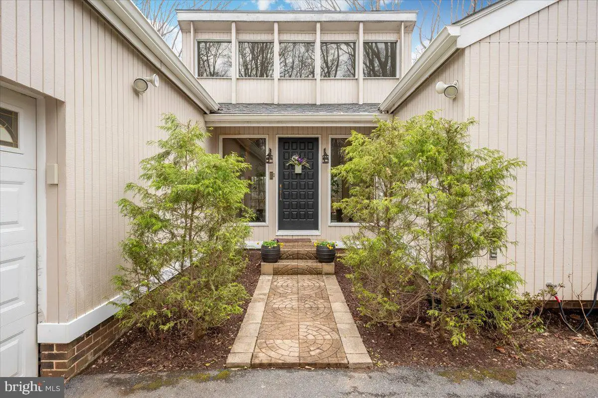 10101 Lloyd Rd, Potomac, MD 20854 - #1