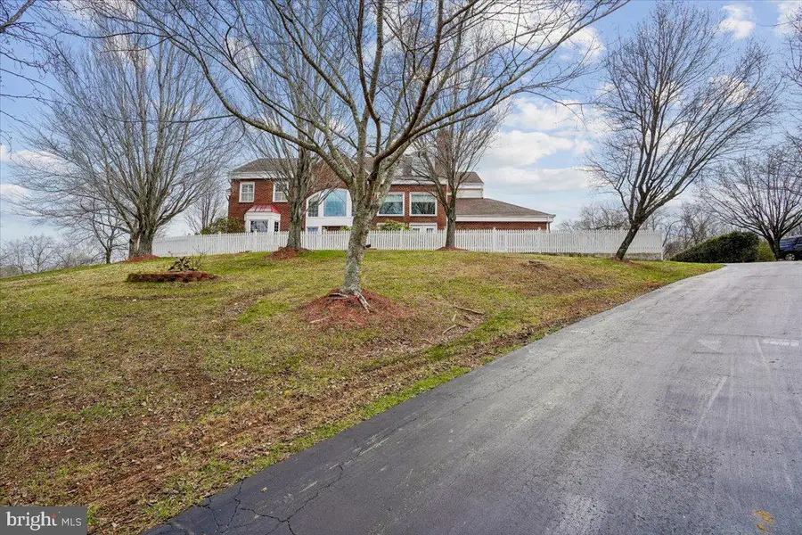 5 Maidens Bower Ct, Potomac, MD 20854 - #2