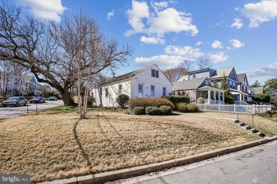 4812 Earlston Dr, Bethesda, MD 20816 - #2