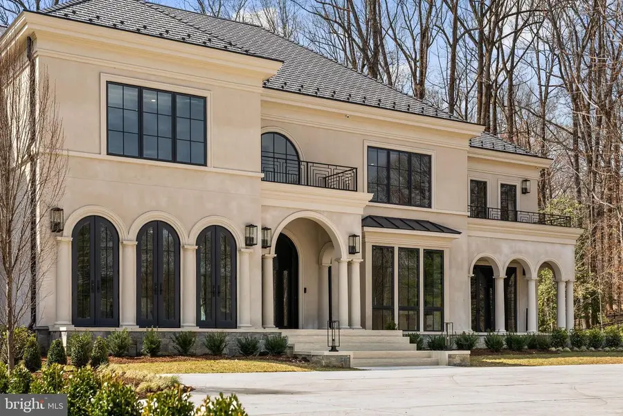 7112 Natelli Woods Ln, Bethesda, MD 20817 - #2