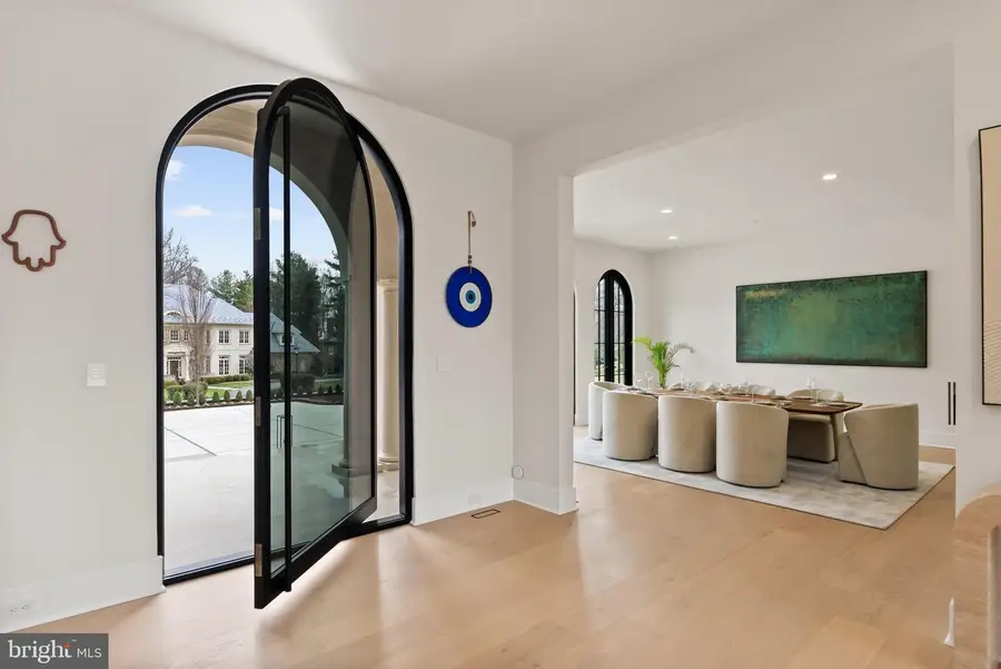 7112 Natelli Woods Ln, Bethesda, MD 20817 - #3