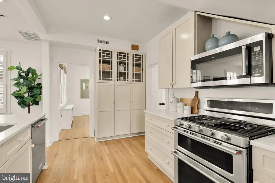 6815 Delaware St, Chevy Chase, MD 20815 - #3