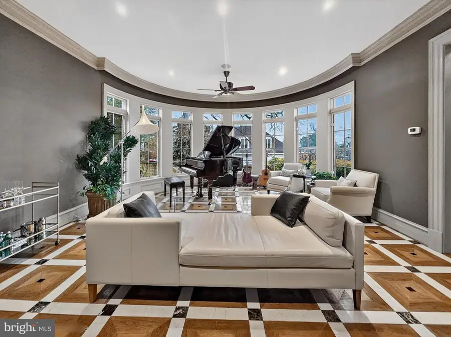 6413 Garnett Dr, Chevy Chase, MD 20815 - #3