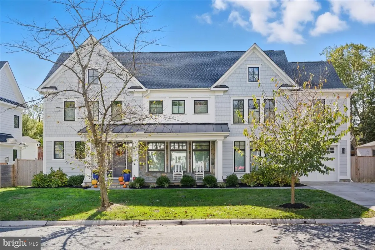 5102 Fairglen Ln, Chevy Chase, MD 20815 - #1