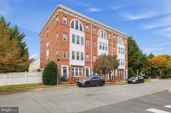 185 Chevy Chase St #185, GAITHERSBURG, MD 20878