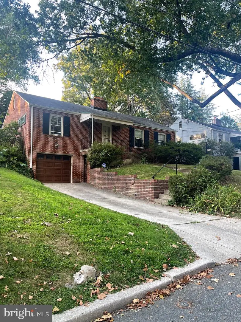 5528 Warwick Pl, Chevy Chase, MD 20815 - #2