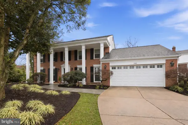 1 Paddock Ct, POTOMAC, MD 20854