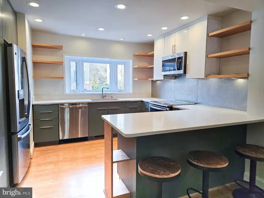 9211 Three Oaks Dr, Silver Spring, MD 20901 - #2