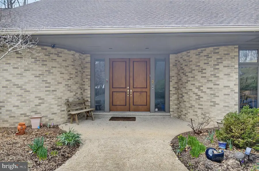 2 Lake Potomac Ct, Potomac, MD 20854 - #2