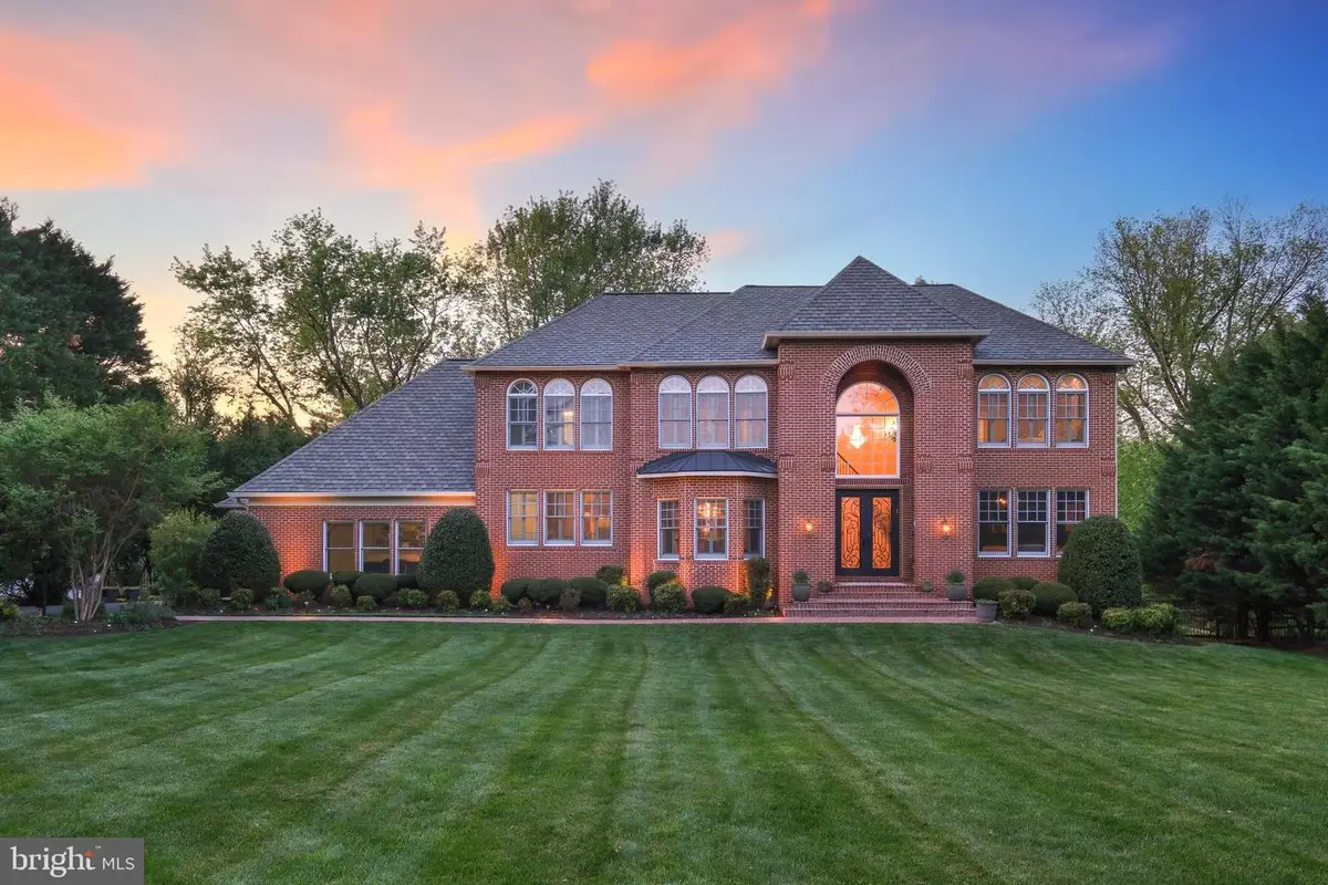 11724 Gainsborough Rd, Potomac, MD 20854 - #1