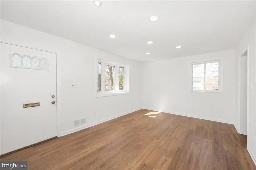 11852 Huggins Dr, Silver Spring, MD 20902 - #3