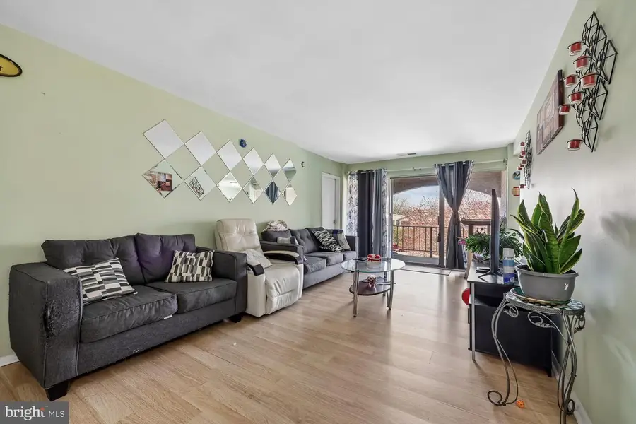 452 Girard St #356, Gaithersburg, MD 20877 - #3