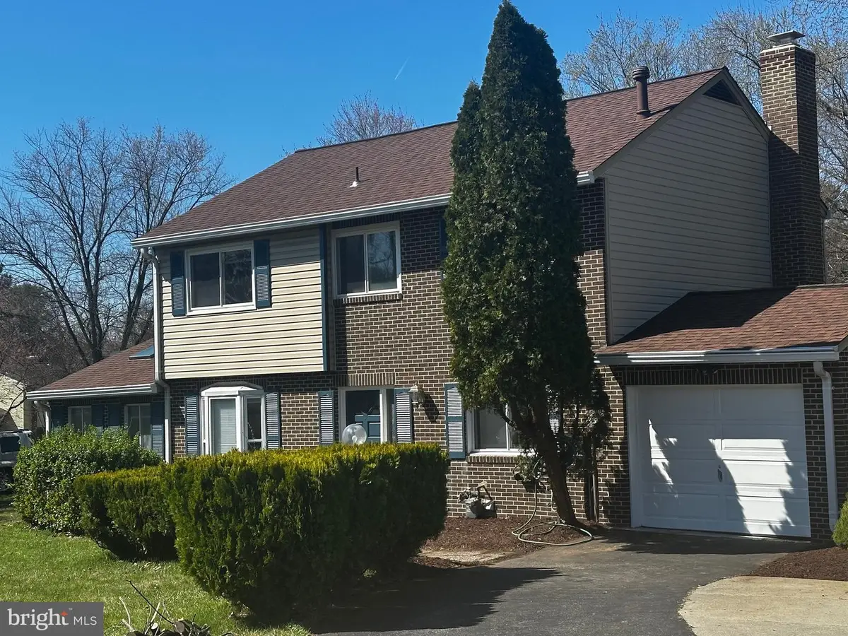 17720 Millcrest Dr, Rockville, MD 20855 - #1