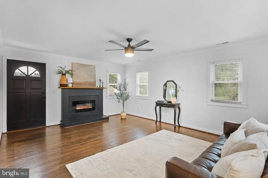 9804 Highview Ave, Damascus, MD 20872 - #3