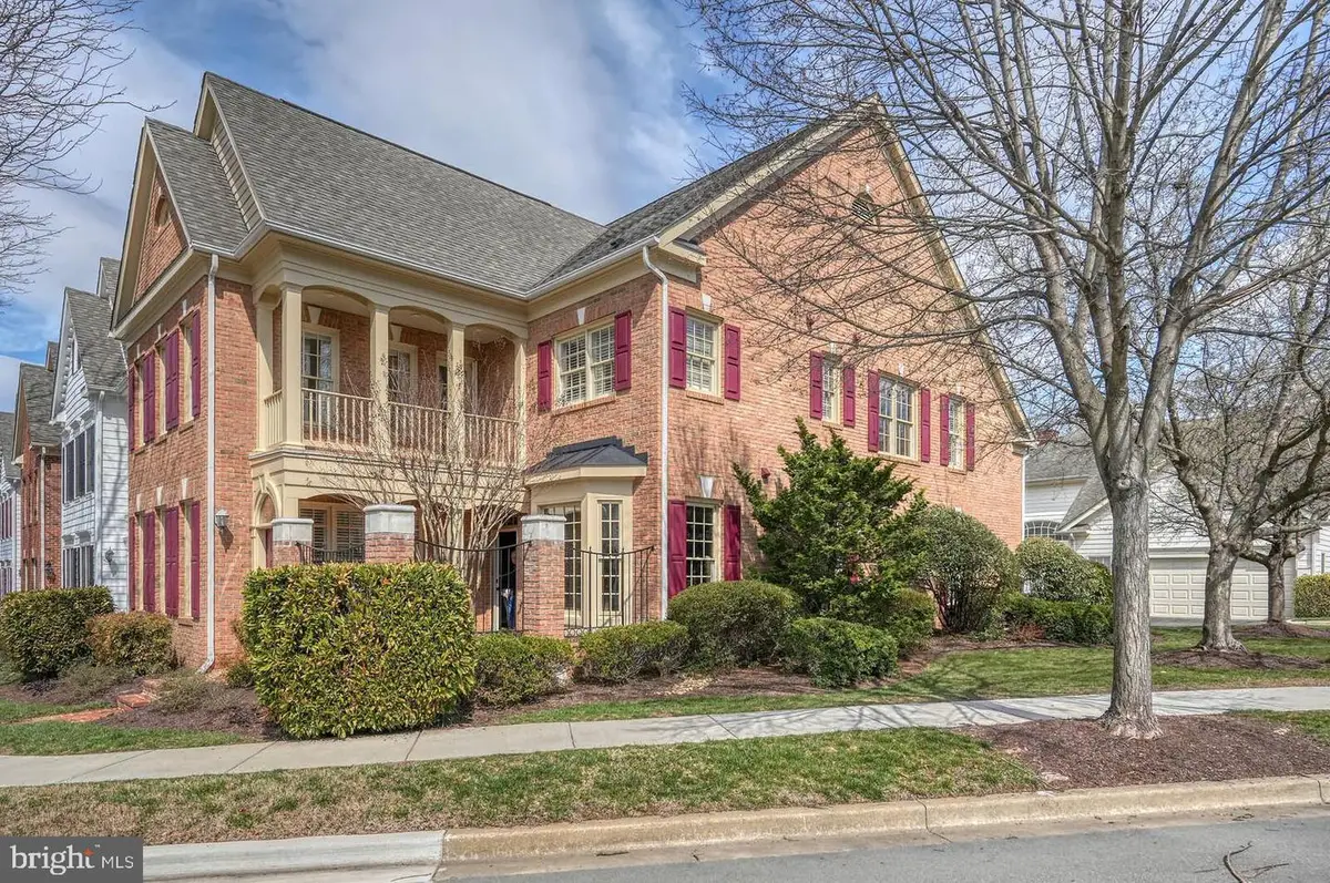 300 Lisa Oaks Way, Rockville, MD 20850 - #1