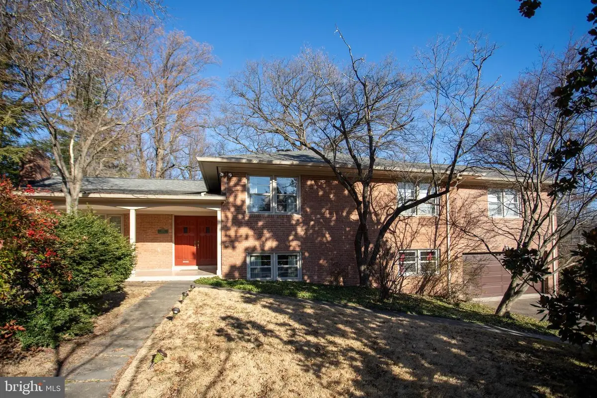 7001 Hopewood St, Bethesda, MD 20817 - #1