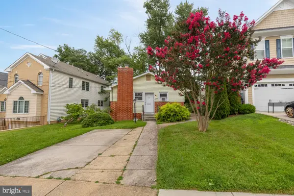 10107 Dickens Ave, BETHESDA, MD 20814