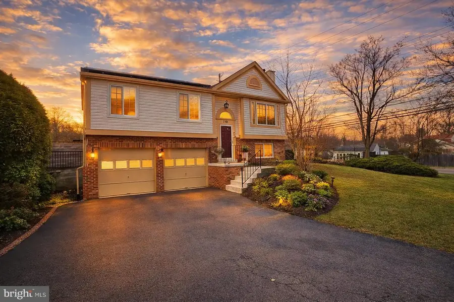 7701 Ivy Oak Dr, Gaithersburg, MD 20877 - #2